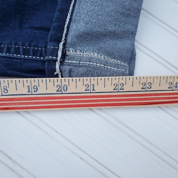 Wallflower Capri Pants Luscious Curvy Fit Size 13 Embroidered Button Back Pocket - Picture 5 of 8